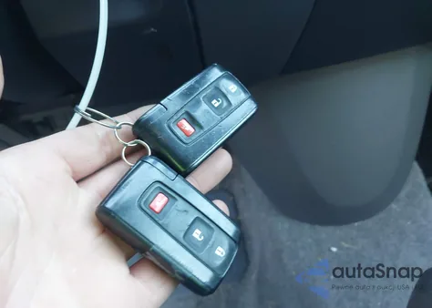 2004 Toyota Prius from USA, damaged, VIN JTDKB20U740006062